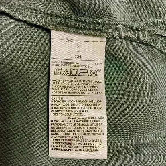 Women’s Old Navy shirt - Picture 5 of 9